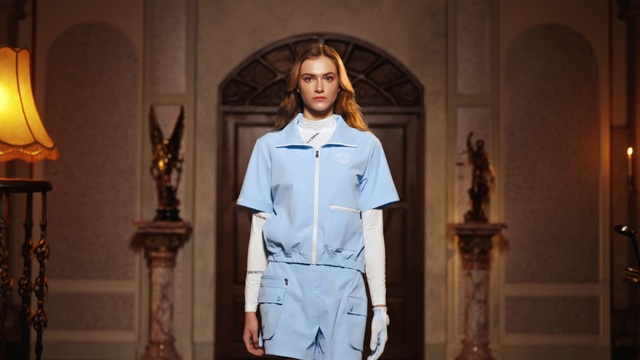 Video Reference: Flash photography, Sleeve, Fashion design, Formal wear, Electric blue, Event, Performing arts, Darkness, Uniform, Entertainment