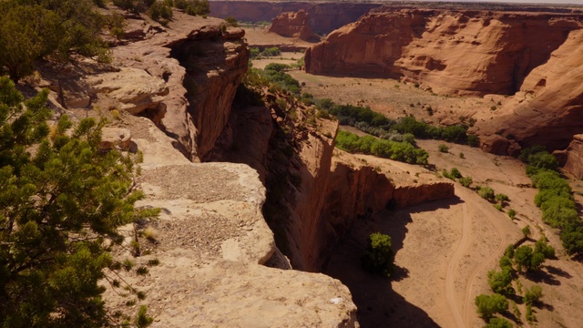 Video Reference: Plant, Plant community, Mountain, Bedrock, Natural landscape, Terrain, Formation, Landscape, Outcrop, Mountainous landforms