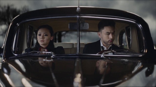 Video Reference: Vehicle, Car, Facial expression, Motor vehicle, Automotive design, Vehicle door, Automotive exterior, Personal luxury car, Classic, Kit car