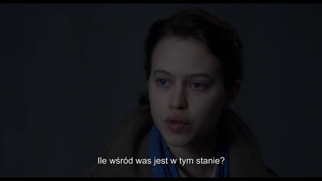 Video Reference: Eyelash, Flash photography, Jaw, Neck, Gesture, Electric blue, Midnight, Smile, Event, Darkness