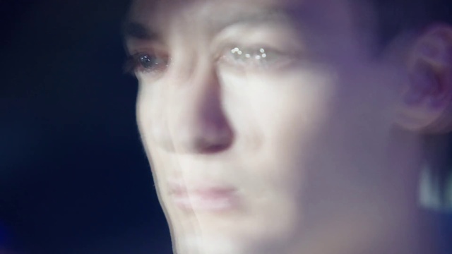 Video Reference: Nose, Cheek, Lip, Hand, Eyelash, Neck, Human body, Jaw, Flash photography, Ear