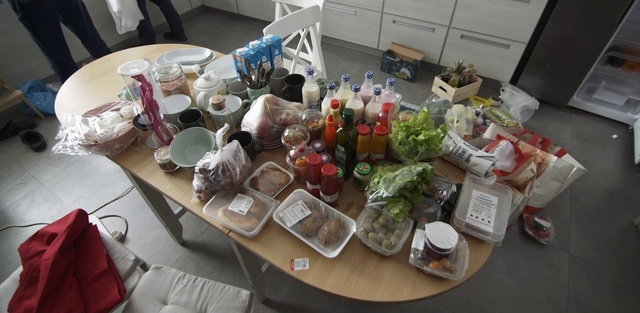 Video Reference: Table, Dishware, Tableware, Food, Plate, Chair, Serveware, Porcelain, Tablecloth, Ingredient