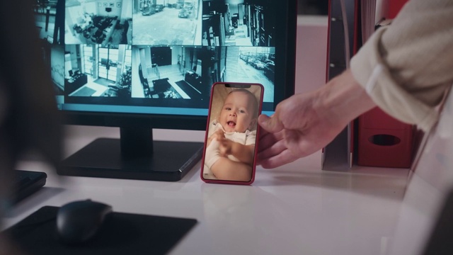 Video Reference: Tableware, Peripheral, Mouse, Gesture, Output device, Barware, Gadget, Computer, Computer desk, Drinkware
