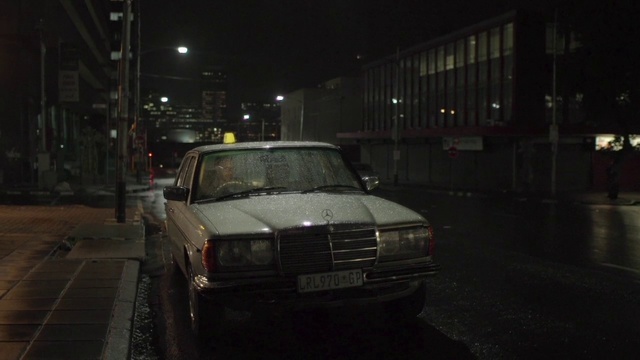 Video Reference: Automotive parking light, Tire, Wheel, Car, Vehicle registration plate, Vehicle, Automotive lighting, Hood, Motor vehicle, Automotive side marker light