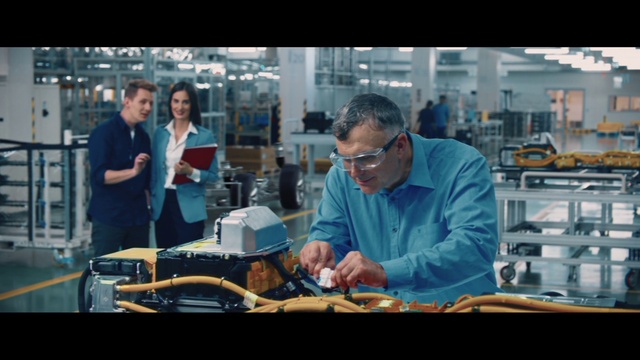 Video Reference: Vision care, Eyewear, Engineering, Table, Customer, Automotive design, Event, Job, Service, Science