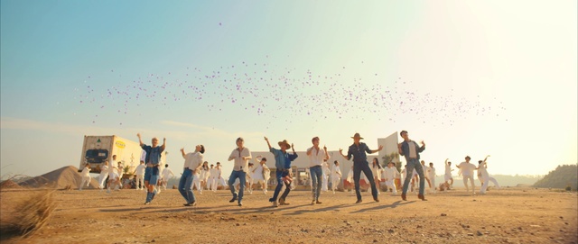 Video Reference: Sky, Ecoregion, Shorts, People in nature, People on beach, Body of water, Gesture, Sunlight, Happy, Landscape