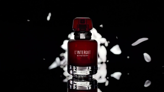 Video Reference: Liquid, Drinkware, Automotive lighting, Bottle, Fluid, Flash photography, Drink, Alcoholic beverage, Glass bottle, Bottle cap