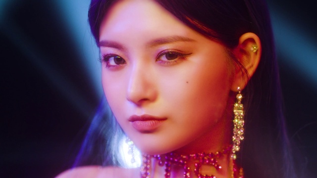 Video Reference: Forehead, Nose, Cheek, Skin, Lip, Chin, Lipstick, Eyebrow, Eyelash, Eye liner