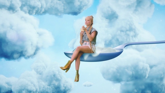 Video Reference: Cloud, Sky, People in nature, Flash photography, Happy, Leisure, Cg artwork, Black hair, Fun, Art