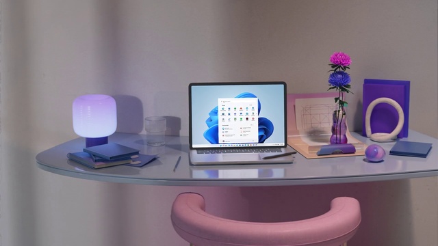 Video Reference: Computer, Furniture, Laptop, Personal computer, Table, Tableware, Computer desk, Purple, Light, Output device