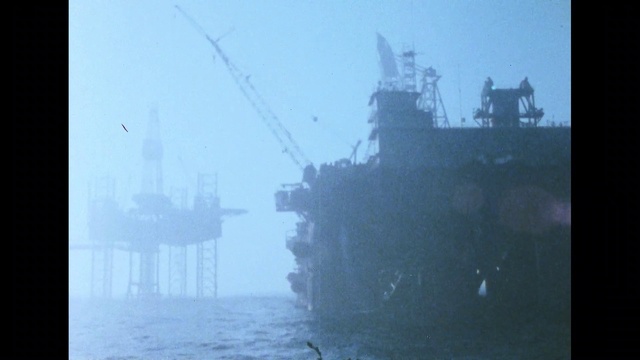 Video Reference: Water, Sky, Fog, Atmospheric phenomenon, Vehicle, Watercraft, Boat, Electricity, Mist, Haze