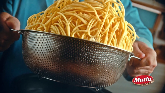 Video Reference: Staple food, Noodle, Ingredient, Kitchen appliance, Basket, Audio equipment, Recipe, Rice noodles, Cuisine, Chinese noodles