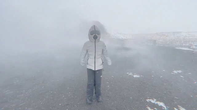 Video Reference: Sky, Cloud, Fog, Grey, Atmospheric phenomenon, Asphalt, Landscape, Freezing, Recreation, Mist