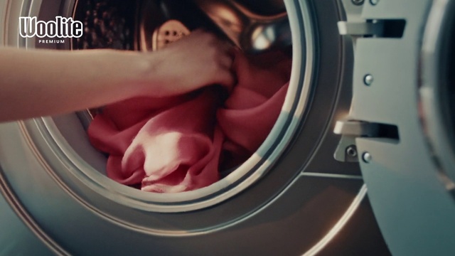 Video Reference: Window, Automotive design, Mirror, Cameras & optics, Plant, Vehicle door, Steering wheel, Automotive wheel system, Auto part, Circle