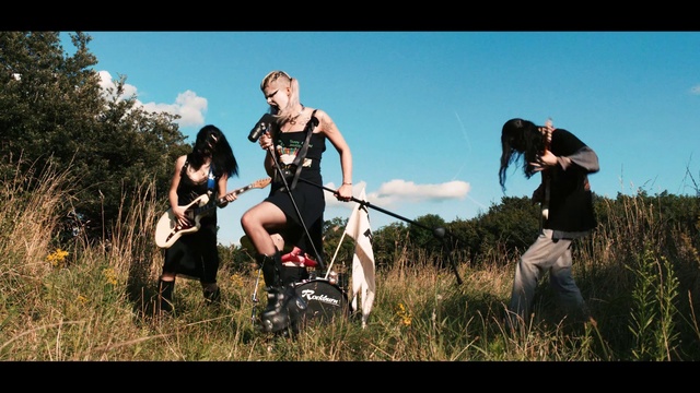Video Reference: Sky, Tire, Cloud, Plant, Wheel, Bicycle wheel, People in nature, Flash photography, Bicycle tire, Happy