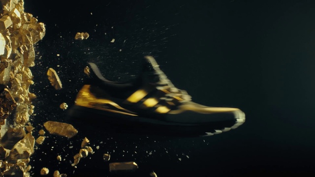 Video Reference: Underwater, Liquid, Marine biology, Electric blue, Fin, Water, Marine invertebrates, Fish, Macro photography, Invertebrate