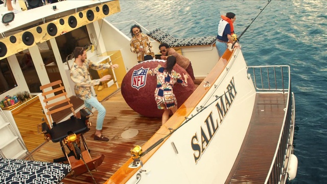Video Reference: Water, Boat, Watercraft, Naval architecture, Boats and boating--Equipment and supplies, Vehicle, Leisure, Ship, Recreation, Shorts