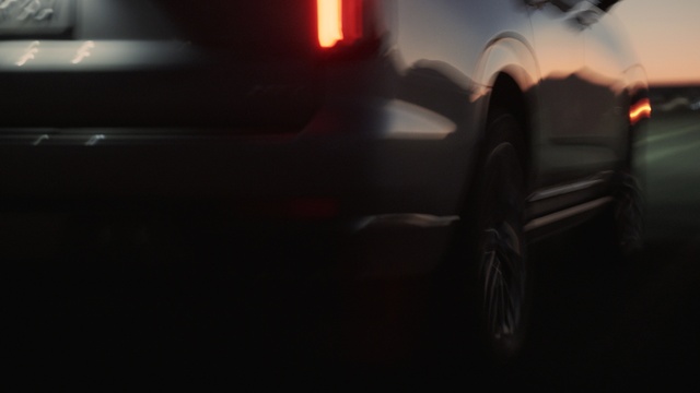 Video Reference: Automotive tail & brake light, Automotive lighting, Vehicle, Automotive tire, Tire, Automotive design, Bumper, Headlamp, Vehicle door, Car