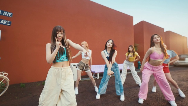 Video Reference: Leisure, Entertainment, Fun, Friendship, Event, Performing arts, Happy, Abdomen, Boot, Fictional character