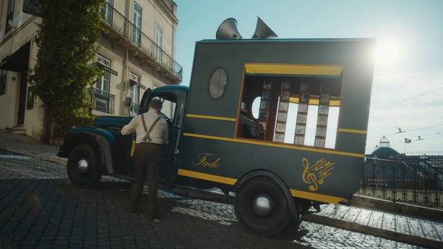 Video Reference: Wheel, Tire, Vehicle, Motor vehicle, Sky, Automotive tire, Window, Asphalt, Automotive exterior, Building