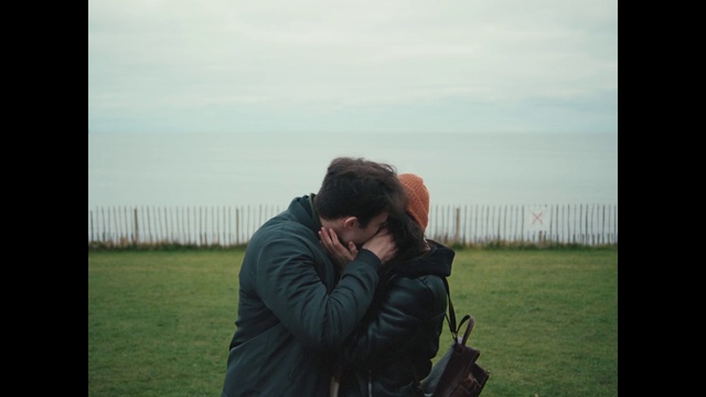 Video Reference: Cloud, Sky, People in nature, Flash photography, Happy, Gesture, Grass, Travel, Morning, Landscape