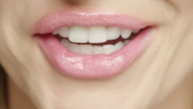 Video Reference: Face, Cheek, Smile, Head, Eye, Eyelash, Tooth, Jaw, Happy, Gesture