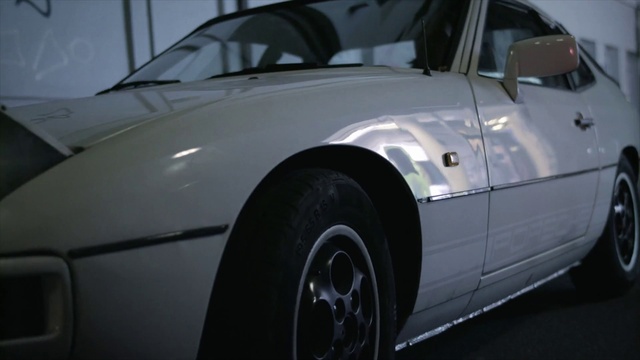 Video Reference: Tire, Wheel, Vehicle, Car, Hood, Automotive tire, Automotive lighting, Tread, Automotive design, Motor vehicle