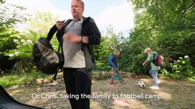 Video Reference: Plant, Trousers, Sky, People in nature, Natural landscape, Luggage and bags, Tree, Outdoor recreation, Bag, Leisure