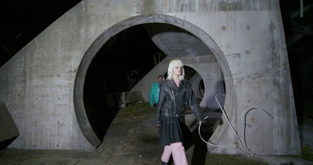 Video Reference: Grey, Sleeve, Composite material, Arch, Art, Concrete, Tunnel, Symmetry, Vault, Circle