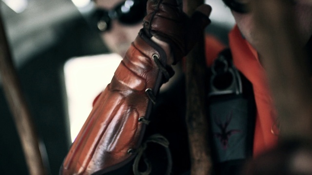 Video Reference: Leg, Human body, Glove, Gesture, Musician, Nail, Wrist, Thigh, Personal protective equipment, Elbow