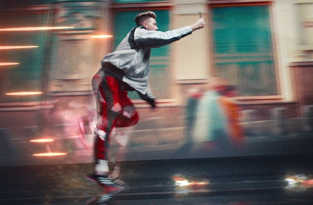 Video Reference: Shoe, Window, Flash photography, Entertainment, Happy, Performing arts, Street fashion, Fun, Street stunts, Performance art