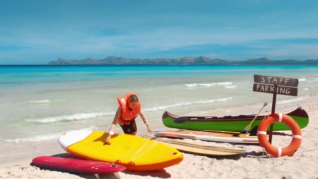 Video Reference: Water, Sky, Boats and boating--Equipment and supplies, Boat, Beach, Watercraft, Natural environment, Vehicle, Cloud, Travel