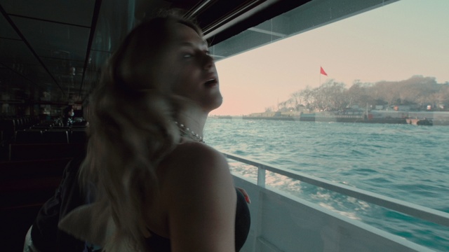 Video Reference: Water, Sky, Boat, Cloud, Flash photography, Travel, Fun, Lake, Naval architecture, Leisure