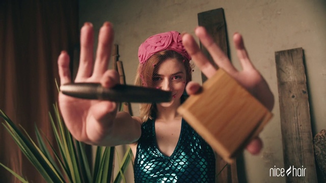 Video Reference: Hand, Arm, Eyelash, Organ, Fashion, Flash photography, Plant, Gesture, Wood, Finger