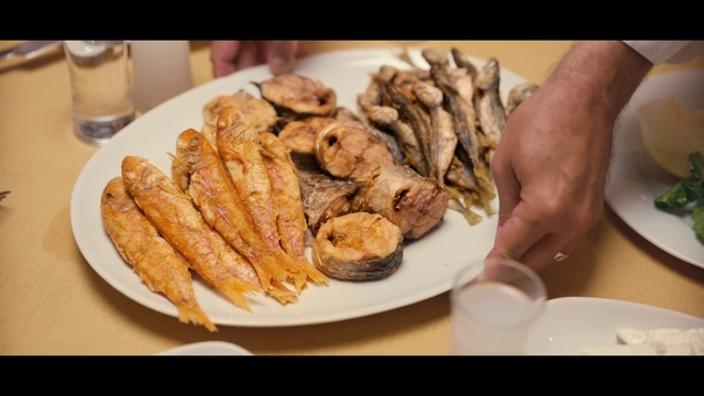 Video Reference: Food, Tableware, Ingredient, Recipe, Cuisine, Seafood, Plate, Dish, Deep frying, Dishware
