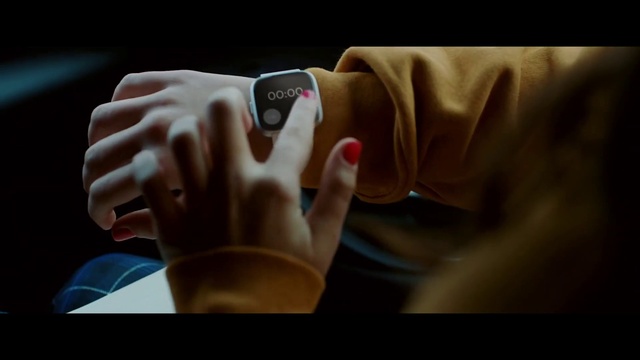 Video Reference: Human body, Gesture, Gadget, Thumb, Finger, Nail, Material property, Wrist, Communication Device, Comfort