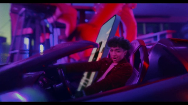 Video Reference: Purple, Entertainment, Violet, Musician, Performing arts, Music, Magenta, Visual effect lighting, Fun, Music artist