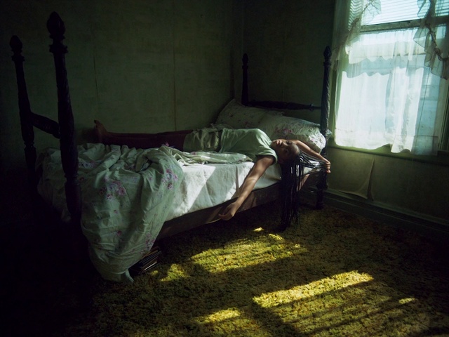 Video Reference: Window, Comfort, Wood, Floor, Grass, Flooring, Hardwood, Tints and shades, House, Bed