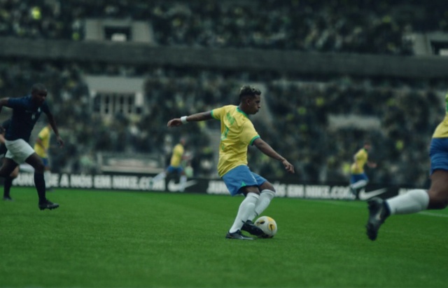 Video Reference: Sports equipment, Soccer, Shorts, Football, Ball, Player, Ball game, Grass, Sports, Cleat