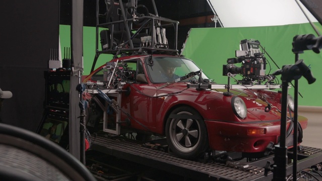 Video Reference: Car, Tire, Wheel, Vehicle, Hood, Automotive lighting, Vehicle registration plate, Motor vehicle, Automotive design, Alloy wheel