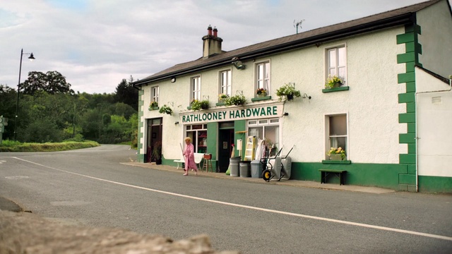 Video Reference: Plant, Cloud, Property, Sky, Window, Building, Door, Tree, Residential area, House
