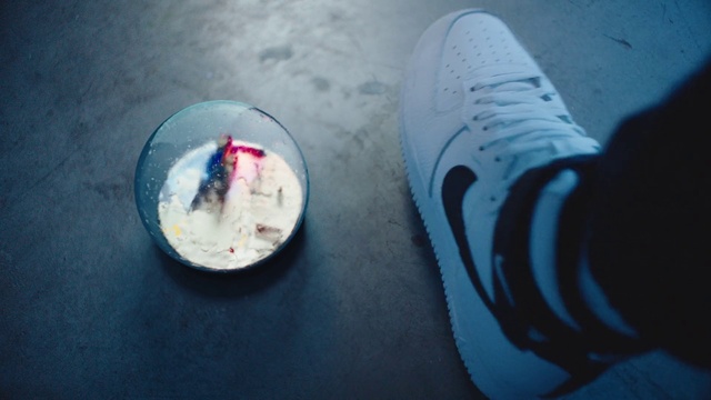 Video Reference: Food, Tableware, Liquid, Gesture, Recipe, Ingredient, Fruit, Nail, Dishware, Human leg