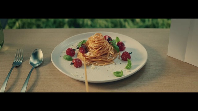 Video Reference: Food, Tableware, Dishware, Al dente, Ingredient, Recipe, Pasta, Noodle, Plate, Table
