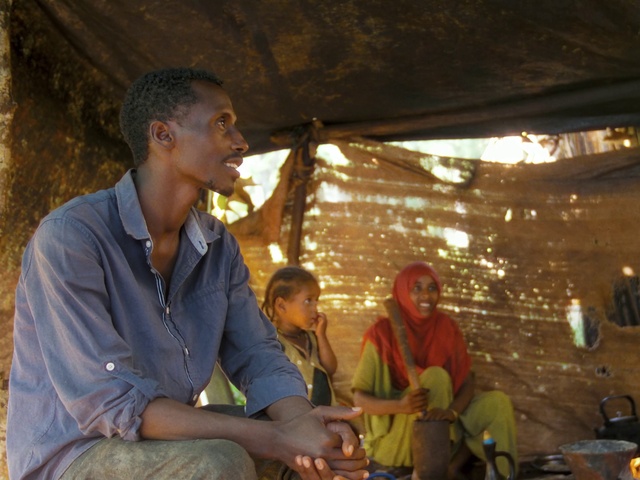 Video Reference: Leisure, Happy, Fun, Shorts, Recreation, T-shirt, Event, Travel, Sitting, Conversation