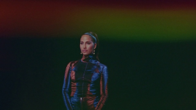 Video Reference: Flash photography, Performing arts, Entertainment, People in nature, Music artist, Electric blue, Event, Performance art, Stage, Grass