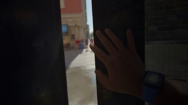 Video Reference: Gesture, Finger, Wood, Tints and shades, Thumb, Wrist, Human leg, Darkness, Nail, Shadow