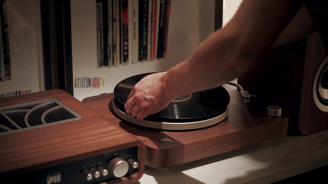 Video Reference: Wood, Home appliance, Audio equipment, Output device, Gadget, Kitchen appliance, Electronic instrument, Kitchen stove, Hardwood, Gas