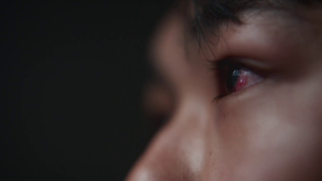 Video Reference: Nose, Cheek, Eyelash, Human body, Flash photography, Jaw, Smile, Gesture, Iris, Ear