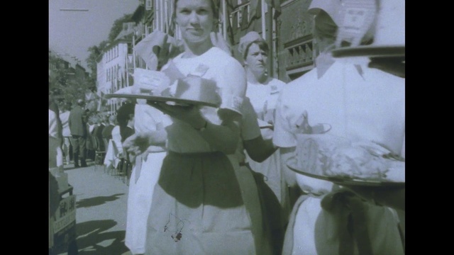 Video Reference: Black, Gesture, Black-and-white, Style, Flash photography, Tints and shades, Vintage clothing, Snapshot, Event, Monochrome photography