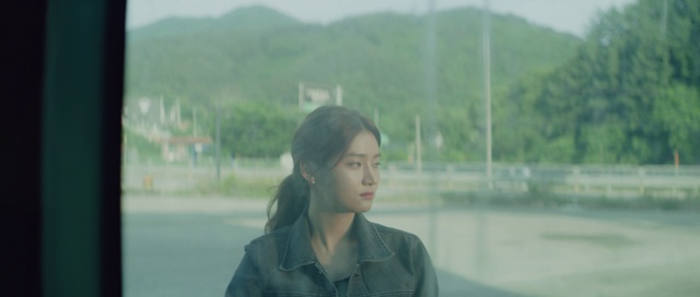 Video Reference: Flash photography, Standing, Sky, Happy, Travel, Atmospheric phenomenon, Grass, Leisure, Black hair, Street fashion